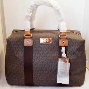 💯Michael Kors Duffle traveling bag💯